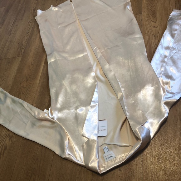 Gold Champagne Robe - Picture 2 of 7